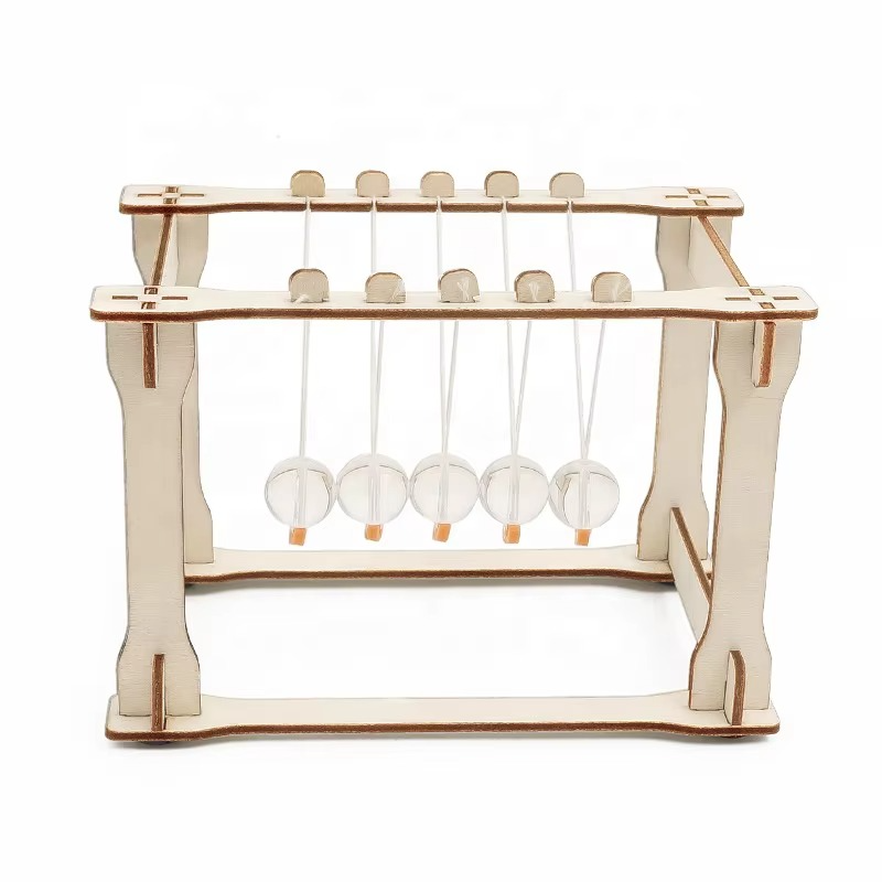 بندول نيوتن صورة